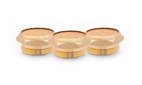 Drie platte messing sinterfilters ZBV met fijnporige filtertop voor geluiddemping